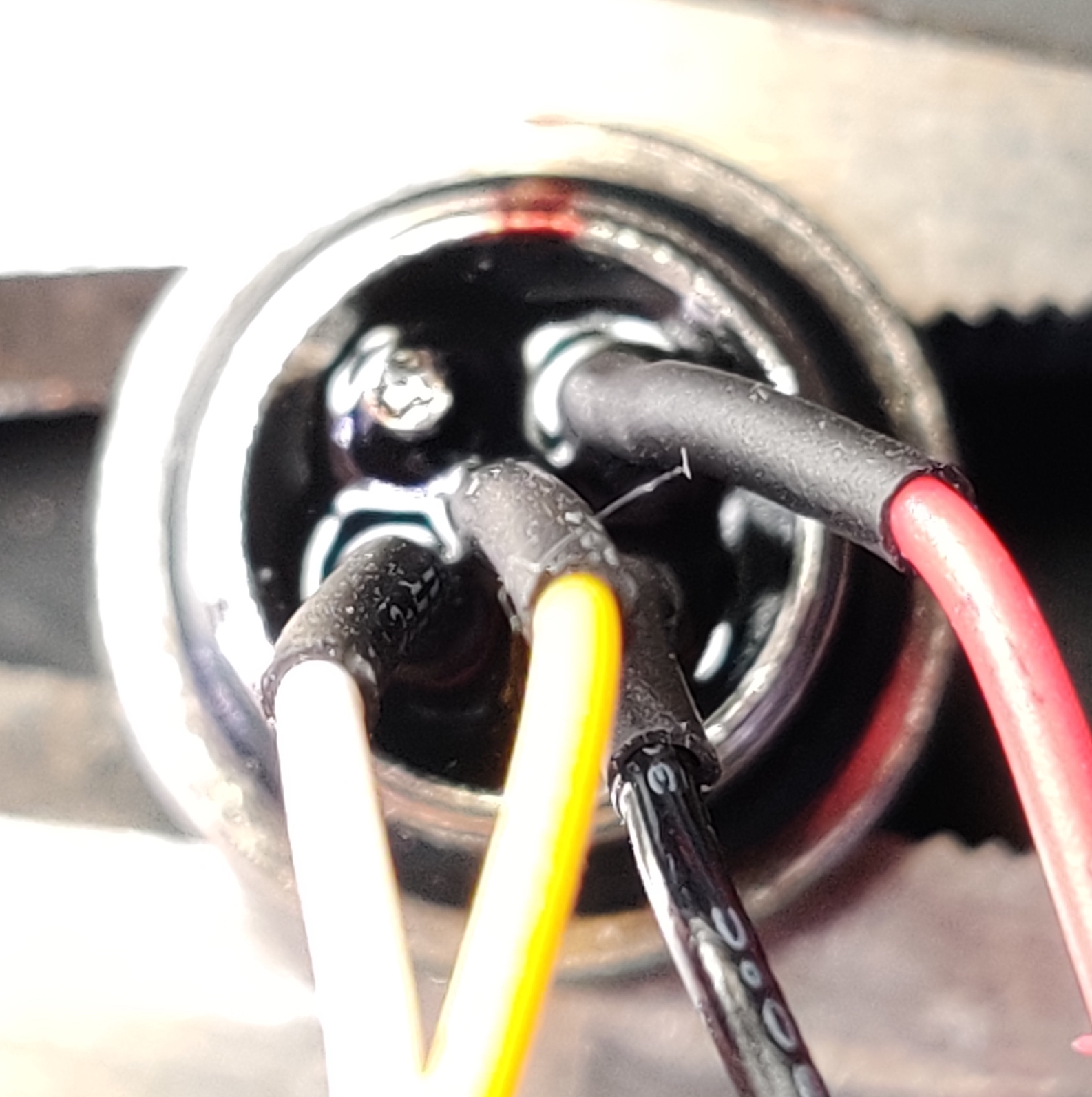 NMEA 2000 connector wiring